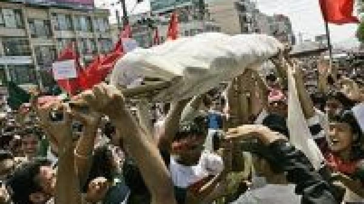 nepalul aboleste monarhia regele are 15 zile sa paraseasca palatul