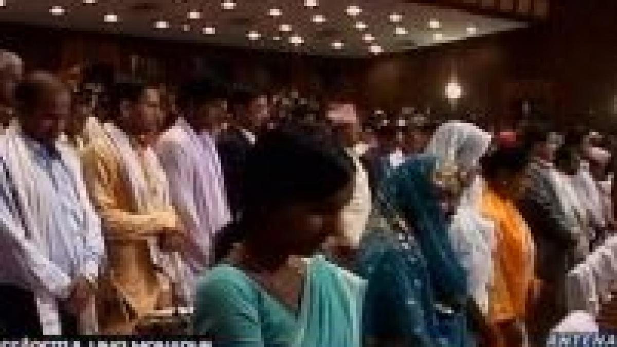 nepal parlamentul a inlaturat monarhia si a proclamat republica