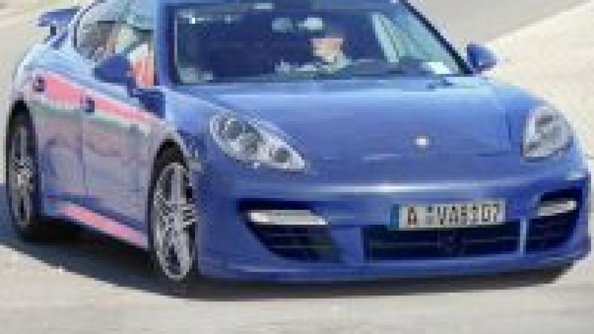 porsche panamera primul coupe cu patru usi al producatorului german foto
