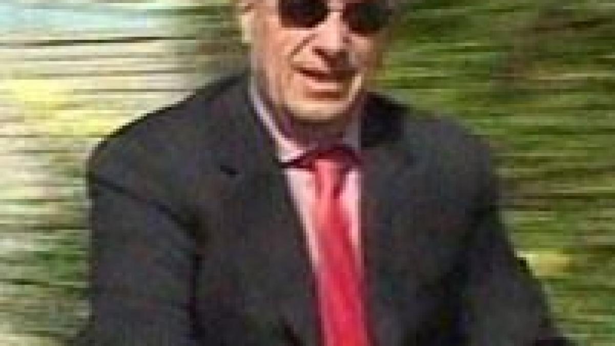 la guvern pe doua roti tariceanu a ajuns la serviciu pe bicicleta