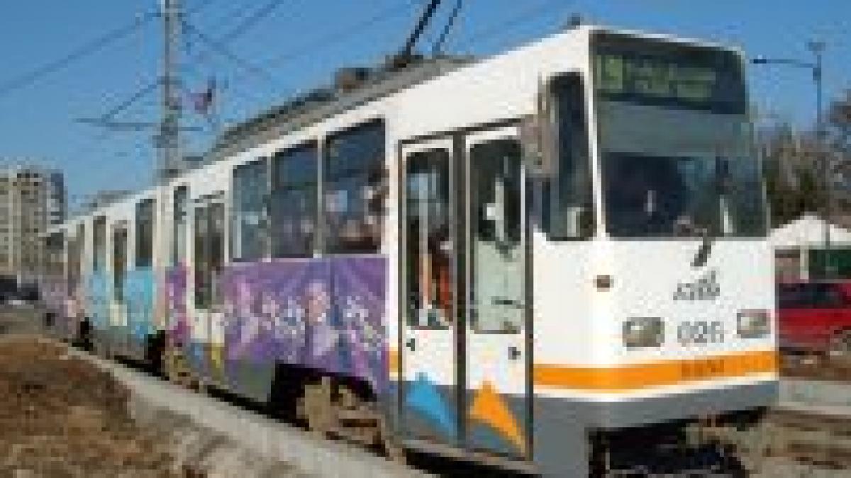 bucuresti tramvaiele 19 23 si 27 revin pe traseele normale