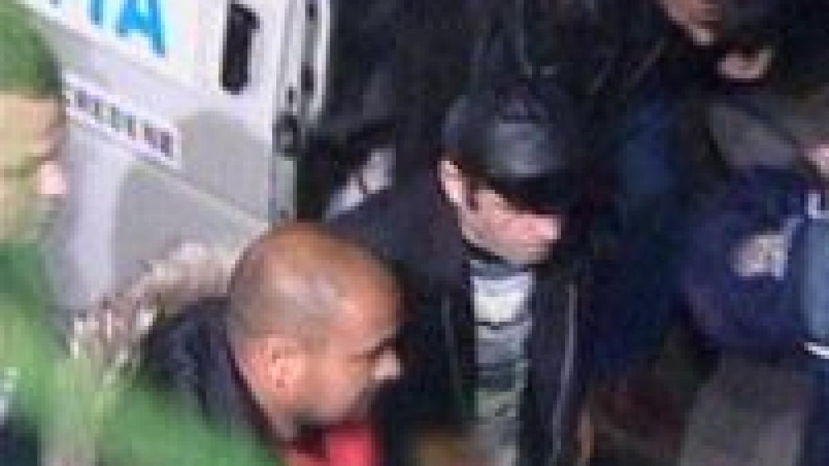 patru persoane au fost arestate in dosarul mafia caselor