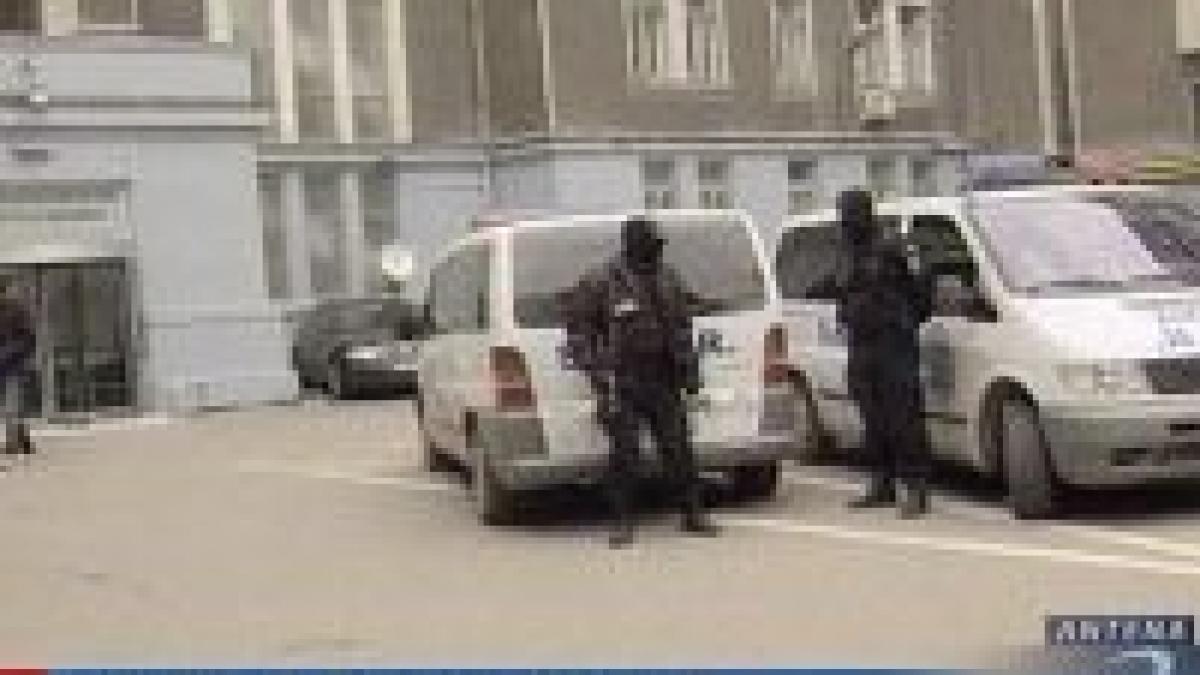 hotii care au furat un bancomat din crangasi acuzati de alte trei noi talharii