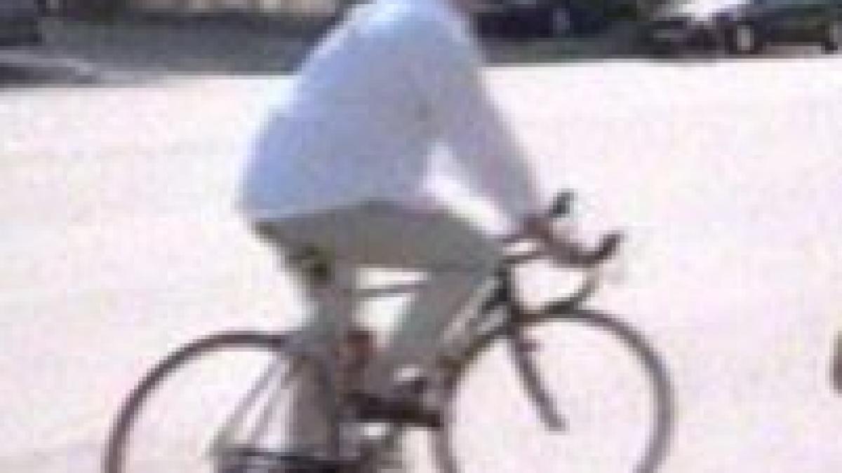 tariceanu si ministrii s au deplasat la serviciu pe jos cu bicicleta sau cu metroul video