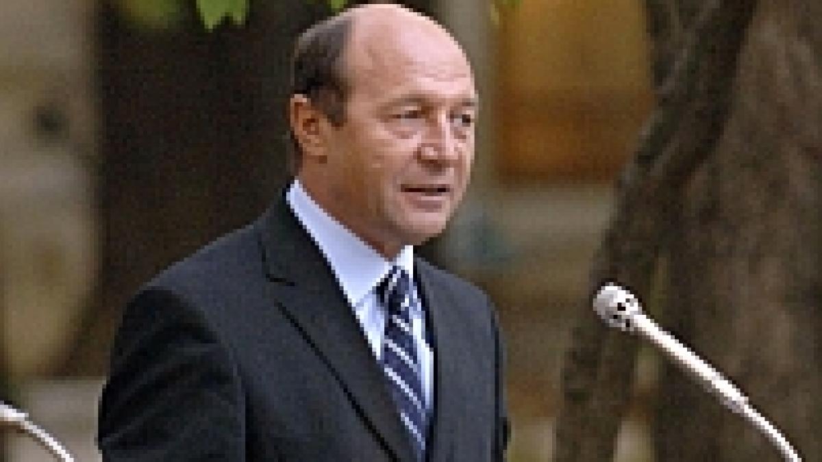 traian basescu vrea sa schimbe constitutia romaniei