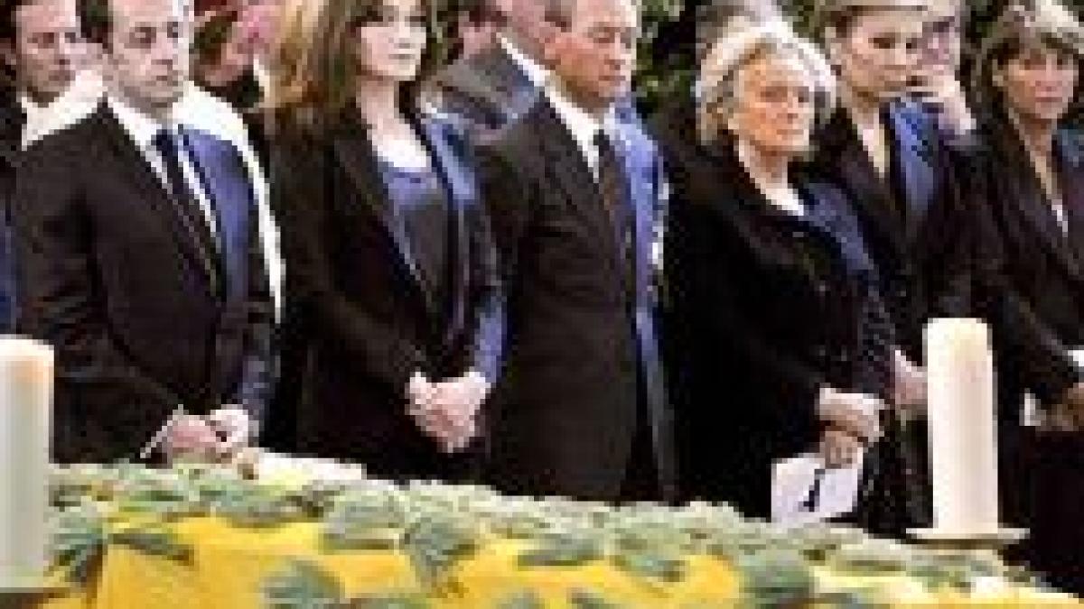 yves saint laurent omagiat de prieteni si de colegii de breasla foto si video