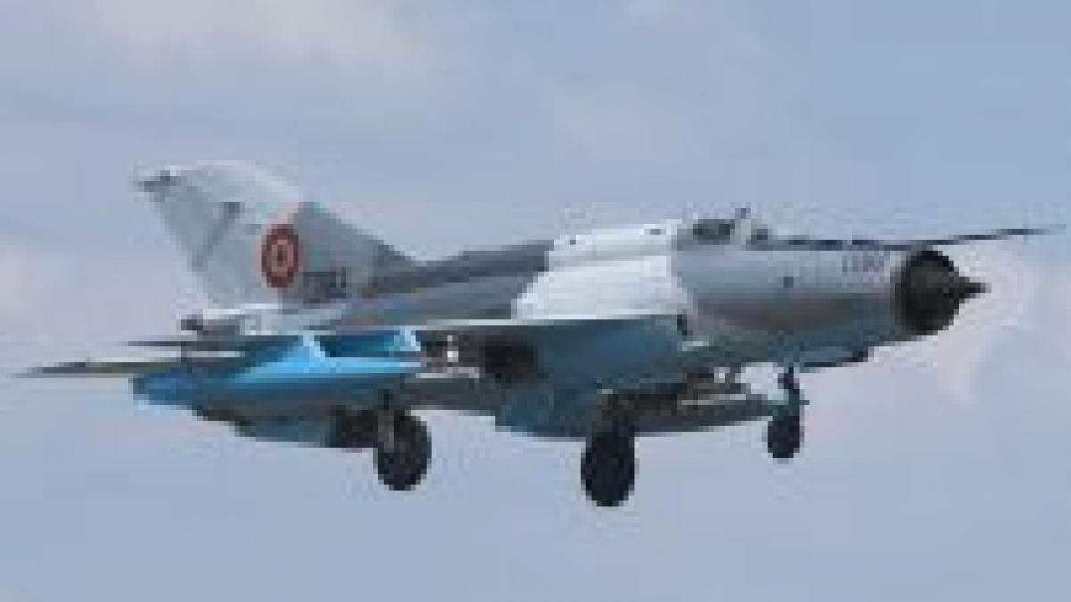 un avion a fost lovit de 4 obiecte zburatoare neidentificate la gherla video