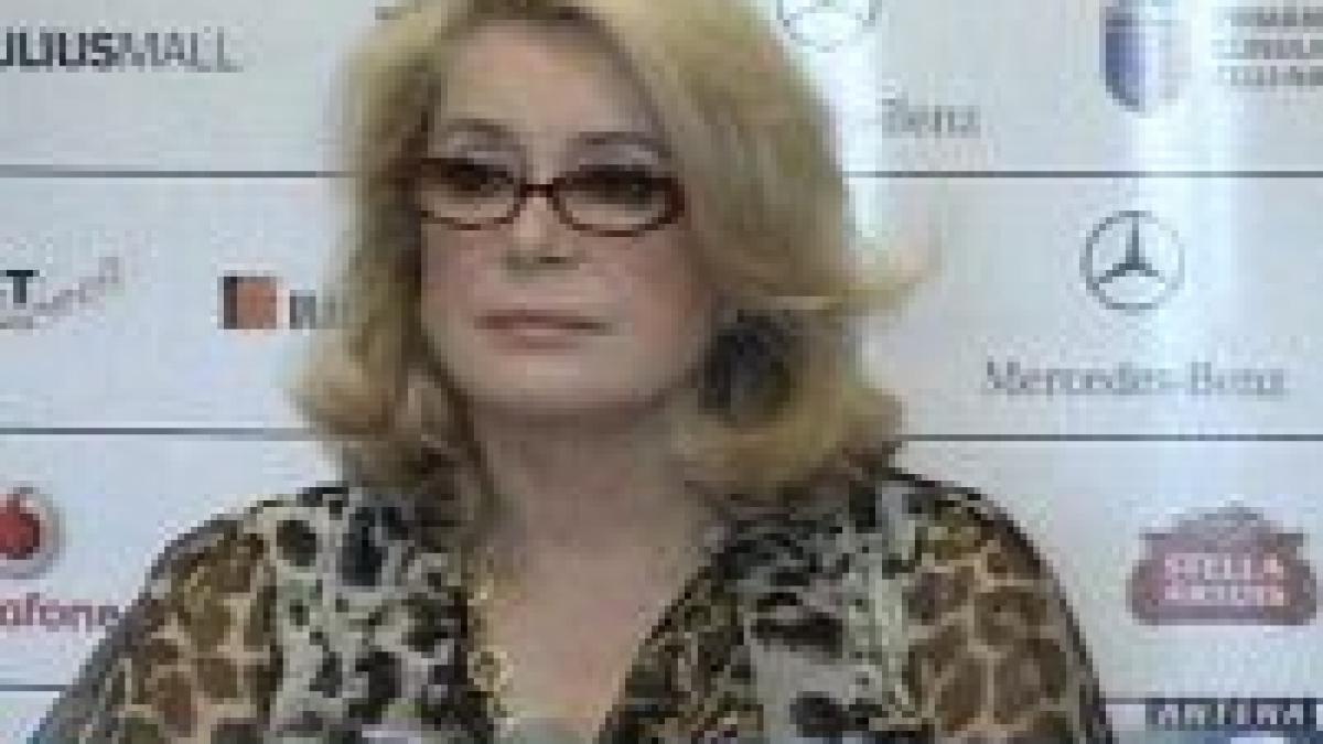 catherine deneuve invitata speciala in ultima seara la tiff