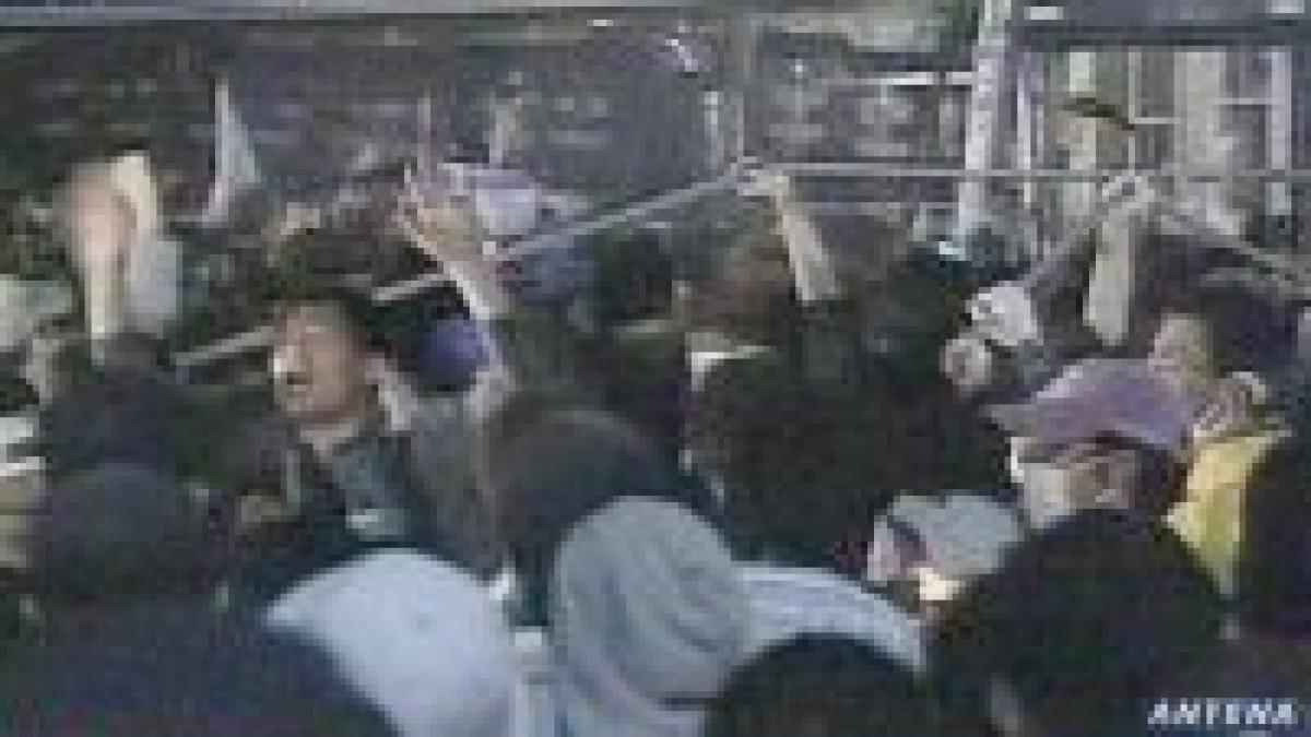 proteste fata de importurile de carne din sua zeci de oameni raniti pe strazile din seul video