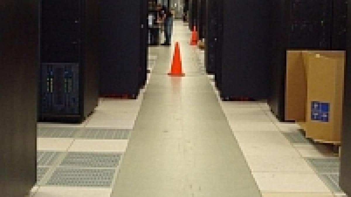 cel mai rapid calculator din lume face 1000 de cvadrilioane de calcule pe secunda foto