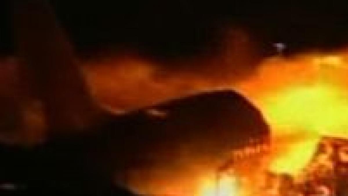 un avion s a prabusit in capitala sudanului cel putin 30 de oameni au murit