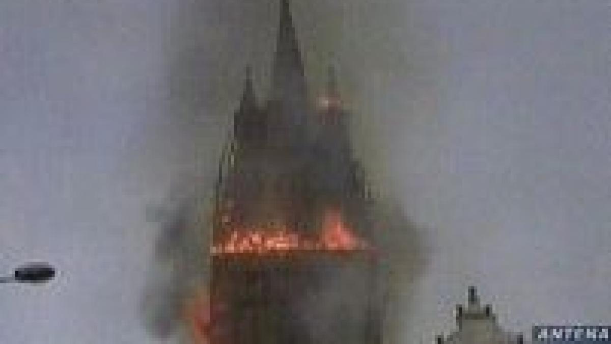 Biserica evanghelică, monumentul oraşului Bistriţa, a fost mistuită de flăcări <font color=red>(VIDEO)</font>