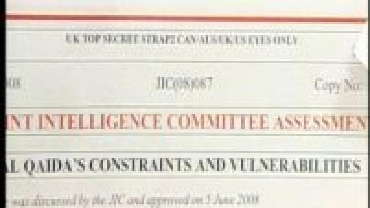 Documente secrete despre al-Qaeda, uitate în tren de un oficial britanic