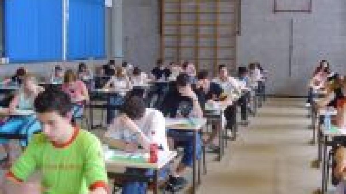 luni incep emotiile peste 200 000 de elevi sustin bacalaureatul