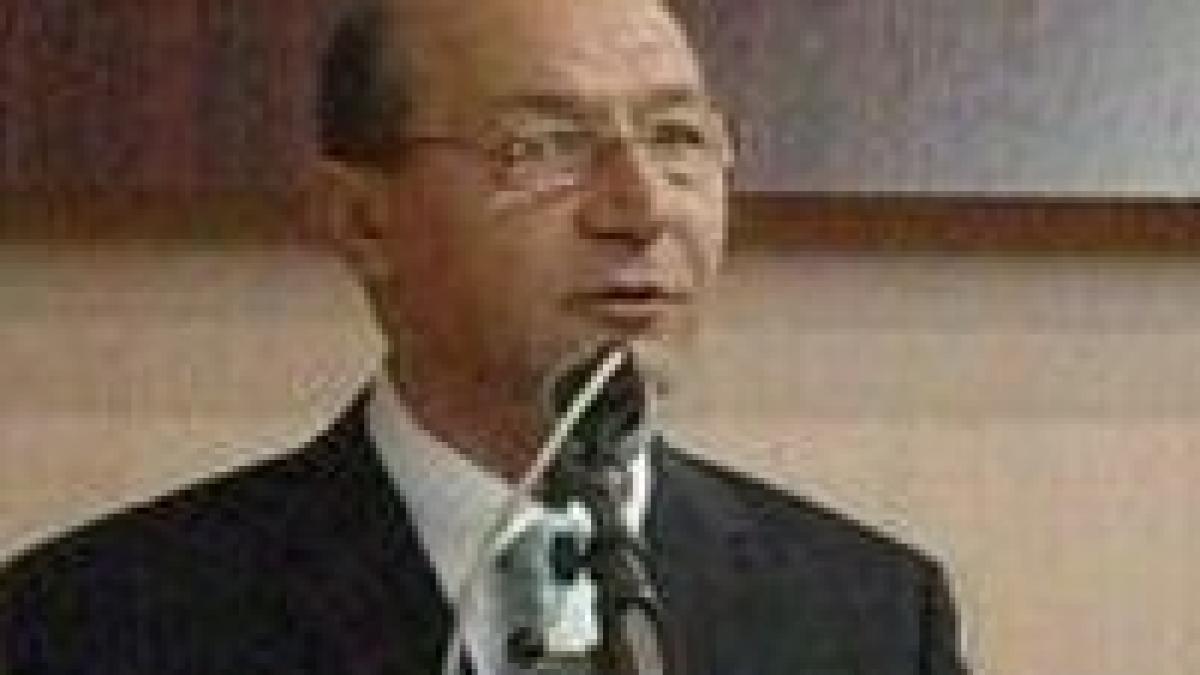 basescu i a scris lui olteanu nemultumit de amanarea procedurilor in cazurile mitrea si nastase