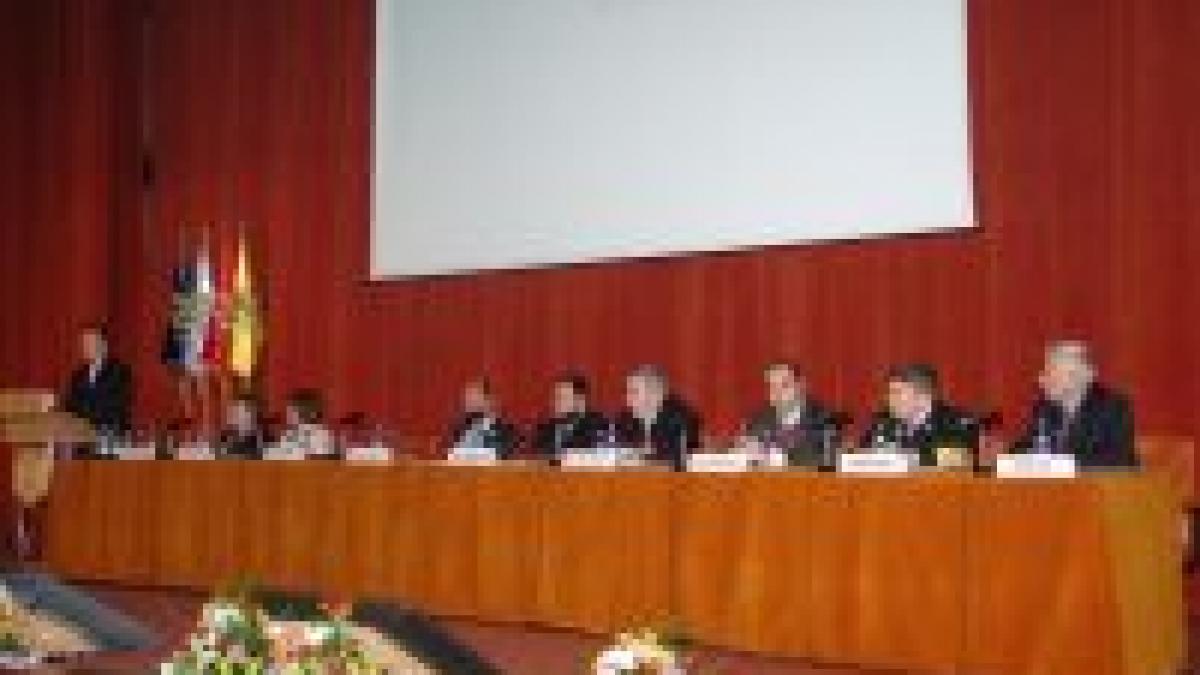 senatul va analiza cererea lui basescu de a convoca parlamentul in mod extraordinar