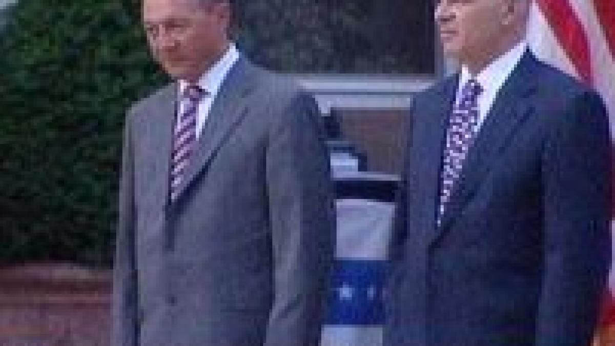 ziua independentei sarbatorita de americani si la bucuresti in prezenta lui basescu