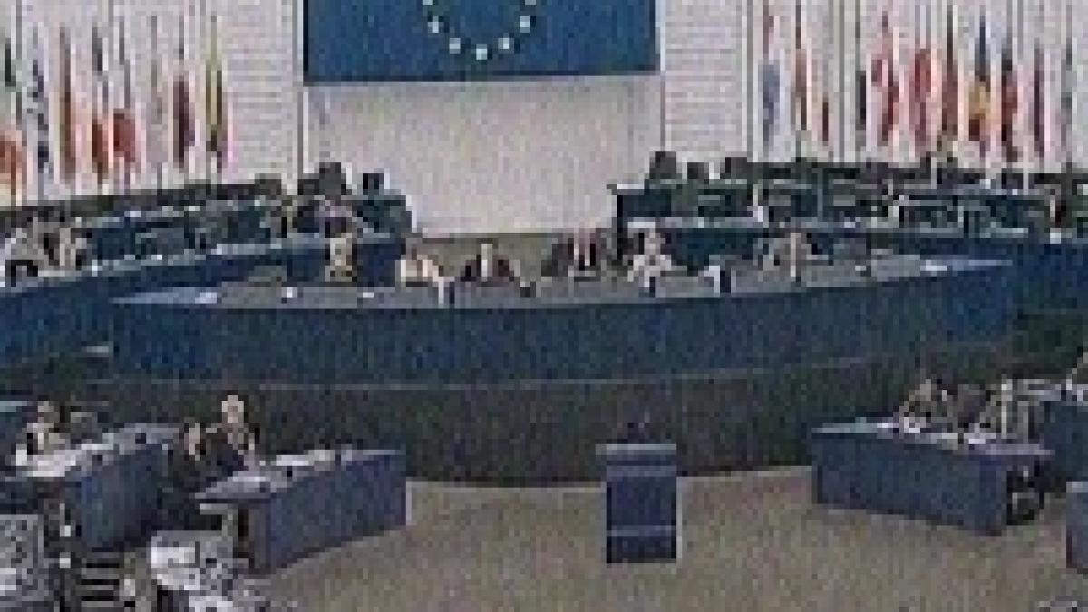 amprentarea rromilor din italia naste dezbateri aprinse in parlamentul european