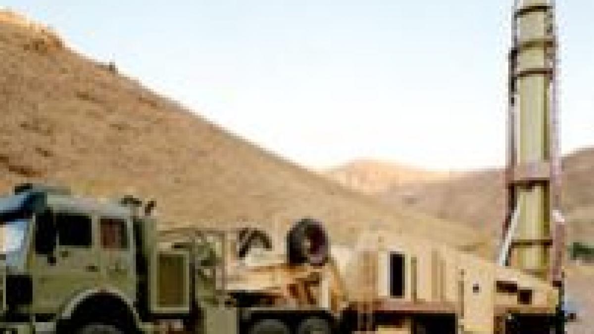 iranul a efectuat noi teste cu rachete in golful persic