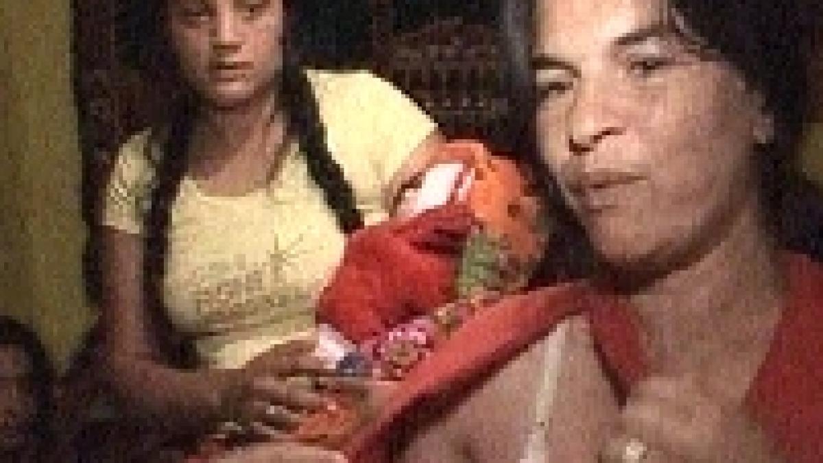 bucuresti scandal cu cutite topoare si sticle cu benzina intre rromii din baicului