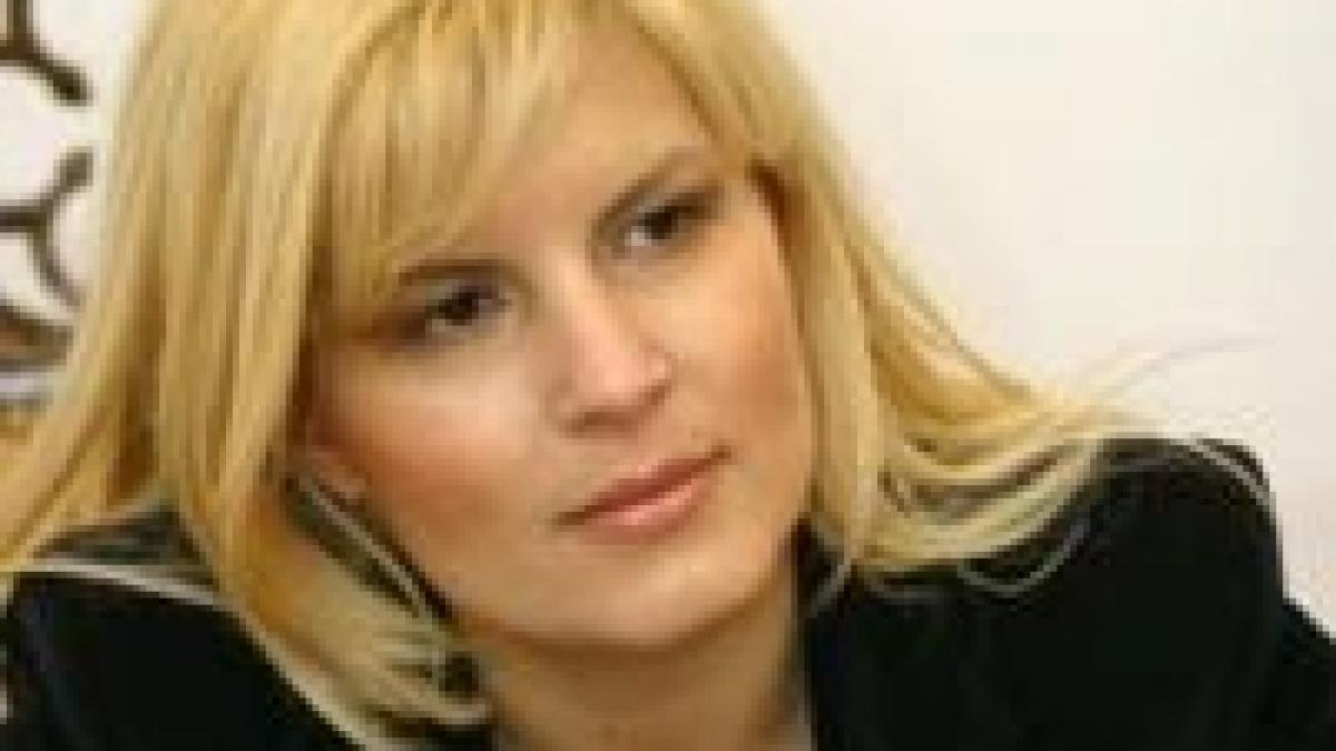 deranjata de mediatizarea cazului constanta elena udrea cere demisia membrilor cna
