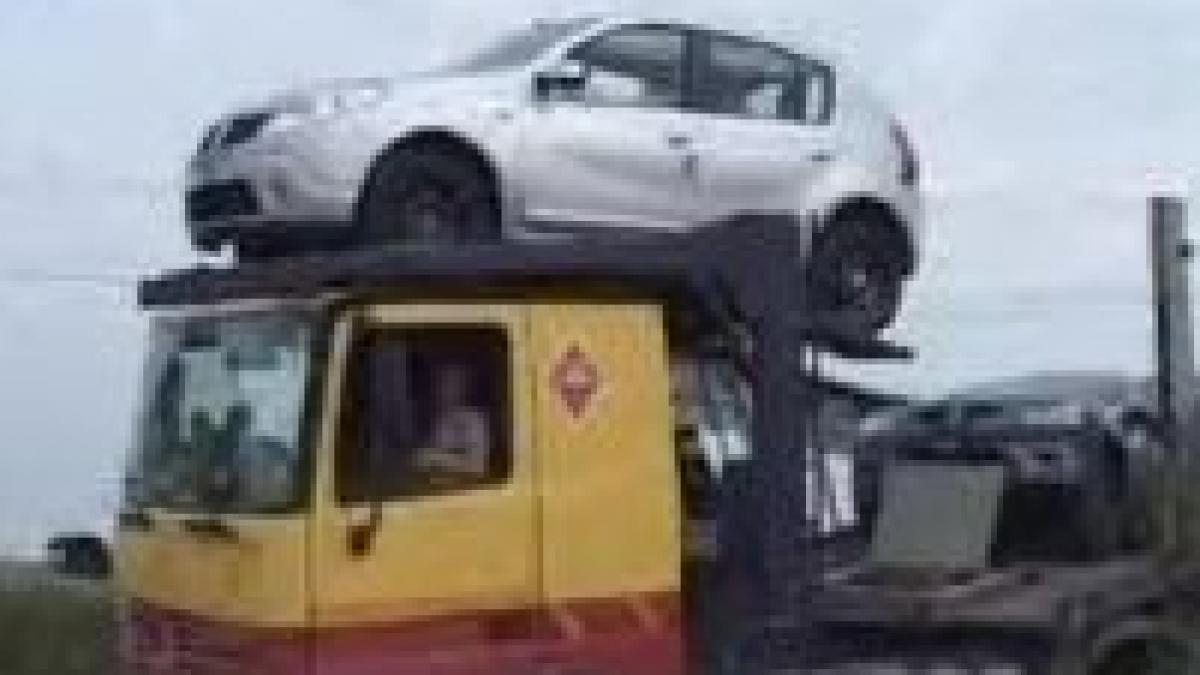 arad viata unui sofer imprudent crutata de soferul unui trailer cu pretul masinilor transportate