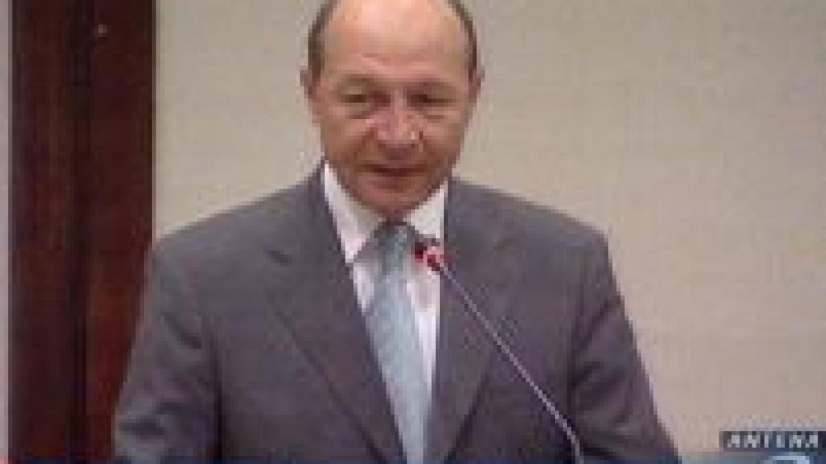 traian basescu despre retrocedari umbrarescu casuneanu si canicula