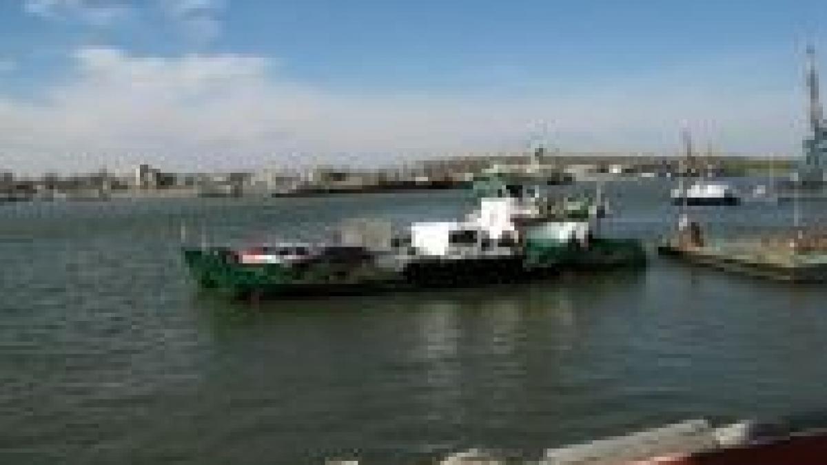 circulatia fluviala blocata intre cernavoda si harsova