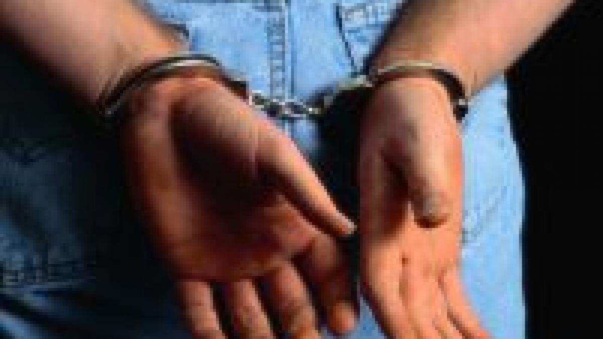 bacau retea care comitea fraude bancare anihilata de politie