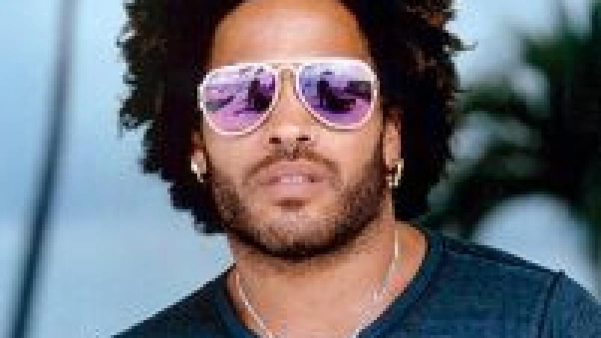 lenny kravitz a ajuns la bucuresti unde va sustine sambata un concert