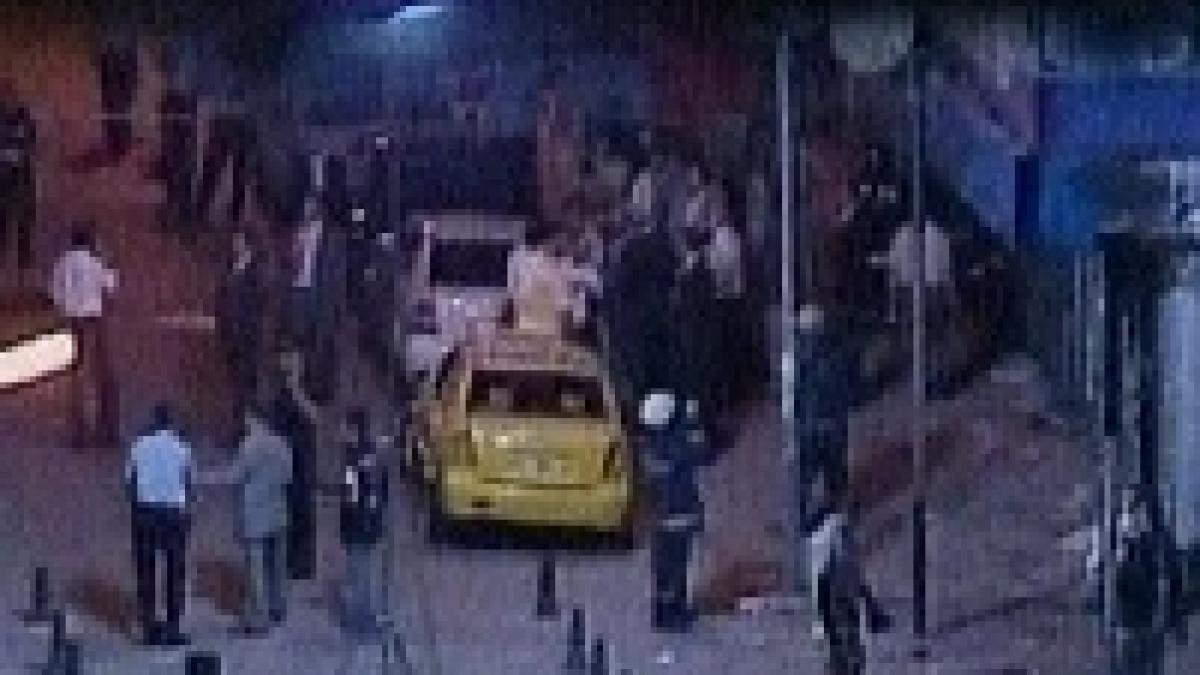 istanbul un dublu atentat cu bombe a ucis 15 oameni si a ranit peste 150 video