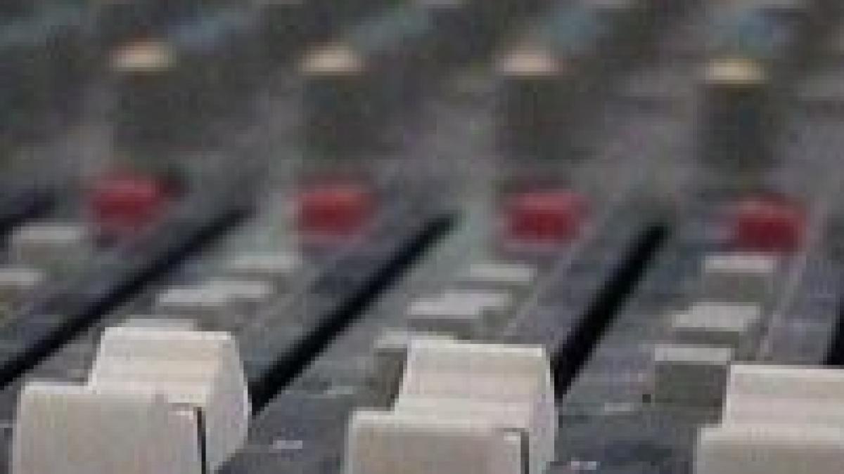 posturile de radio europa libera romania si bbc romania decorate de basescu