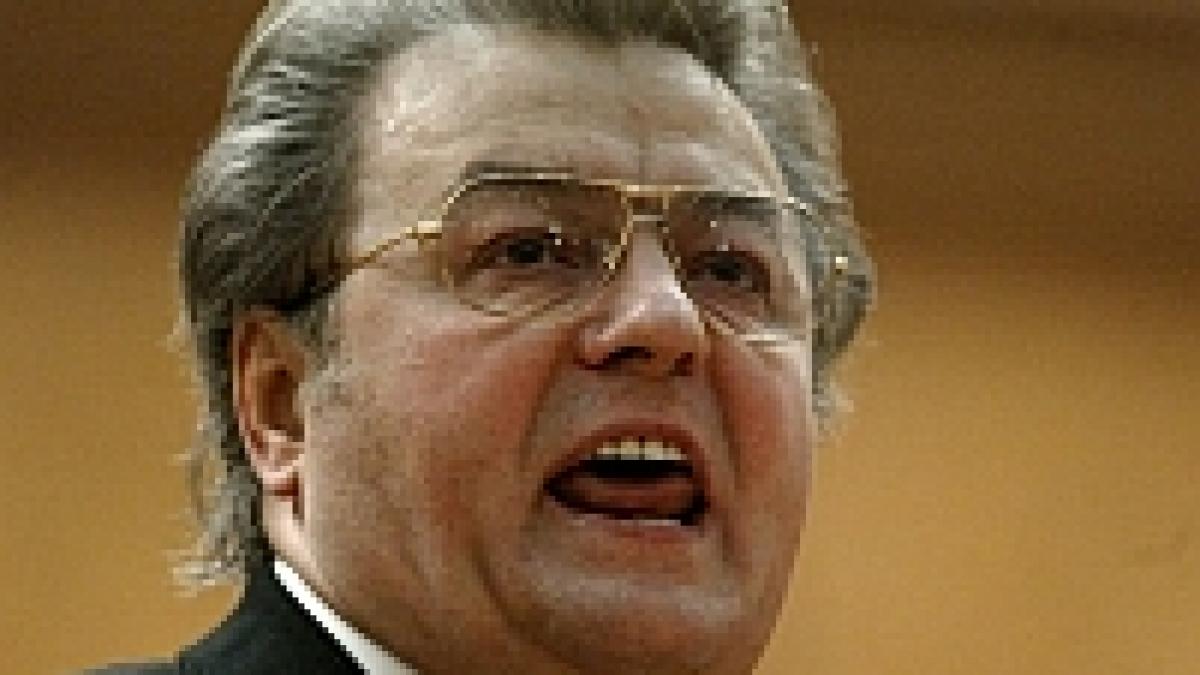 corneliu vadim tudor il roaga pe ion iliescu sa participe la alegerile din toamna