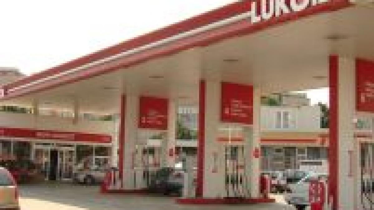 lukoil a ieftini carburantii pentru a treia oara in ultimele zece zile