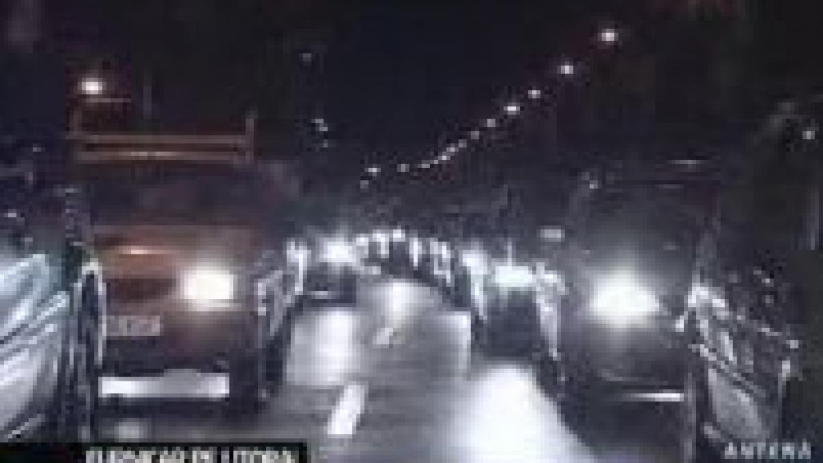 in statiunea mamaia traficul este aglomerat si pe timp de noapte