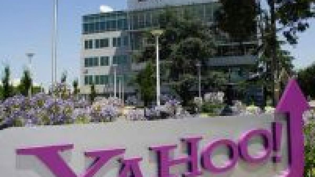 yahoo isi intareste atitudinea dura fata de microsoft jerry yang reales director general