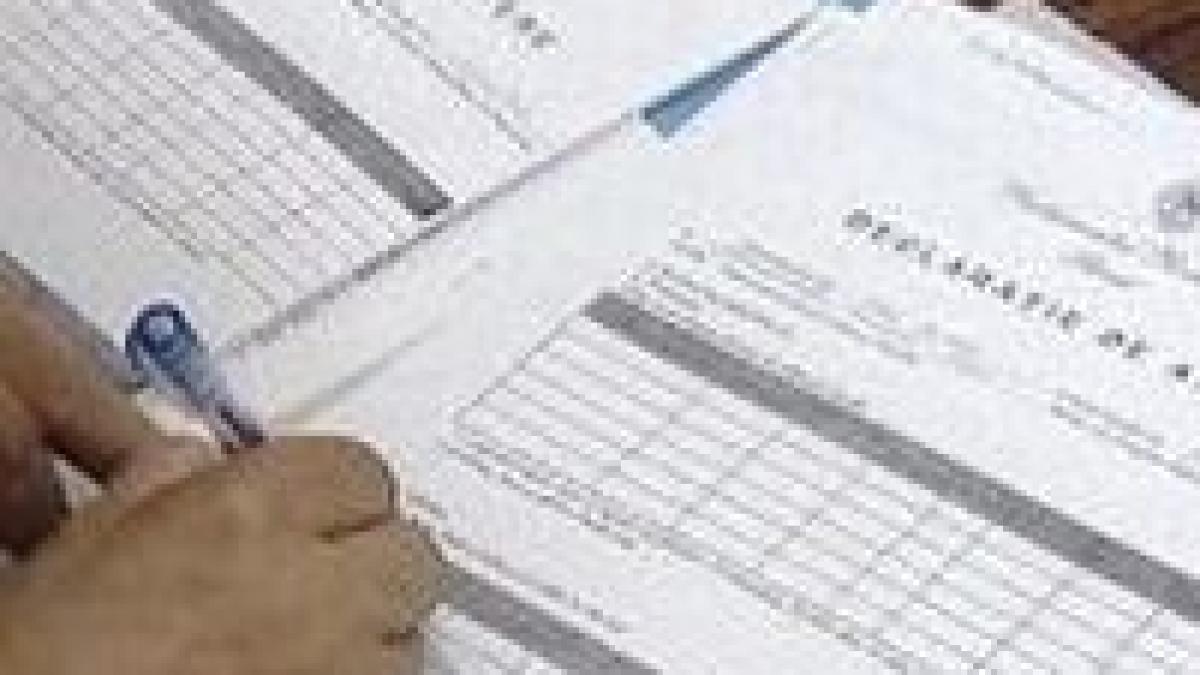 a n i a dat primele amenzi demnitarilor care nu si au depus declaratiile de avere