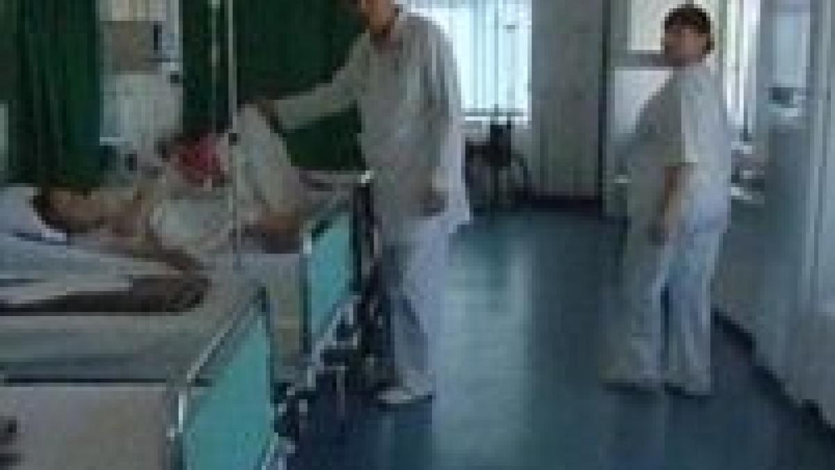 peste 20 din medicii romani vor sa lucreze in strainatate goniti de salariile mici