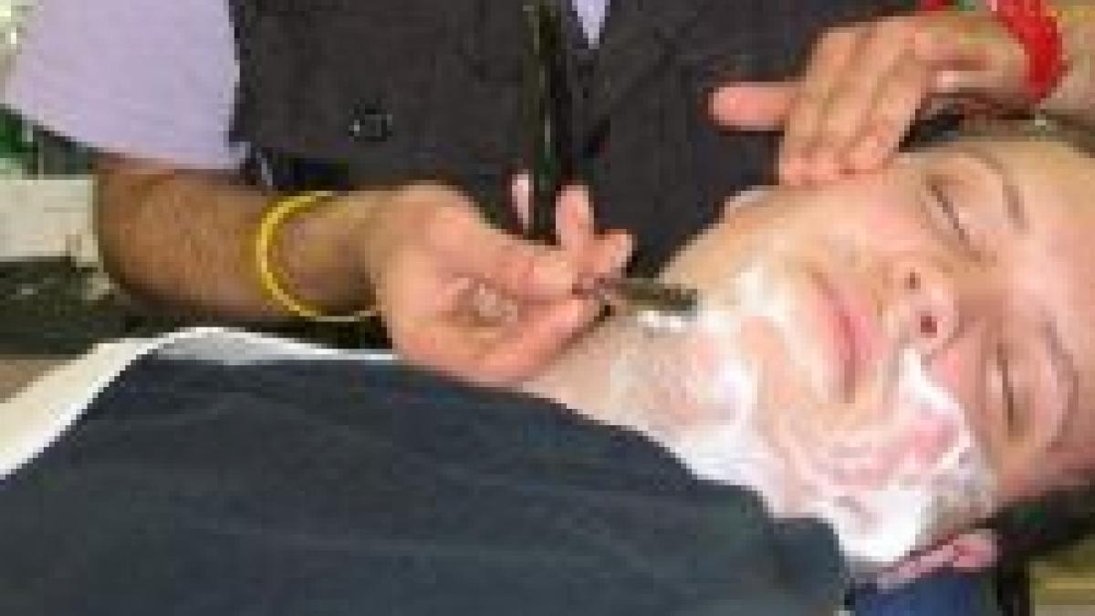 italia doi romani arestati pentru ca practicau fara autorizatie meseria de frizer