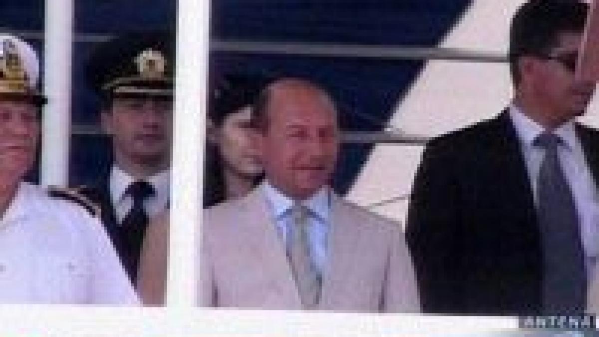 basescu de ziua marinei va urez la multi ani putere si curaj