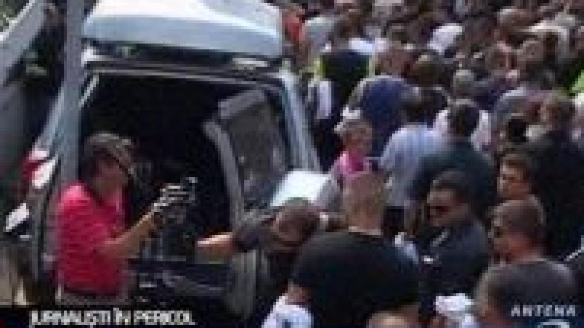 jurnalisti agresati si injurati la inmormantarea interlopului ucis la craiova