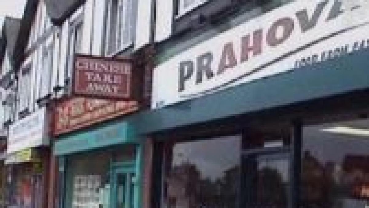 londra cumparaturi in ritm de manele la magazinele cu specific romanesc