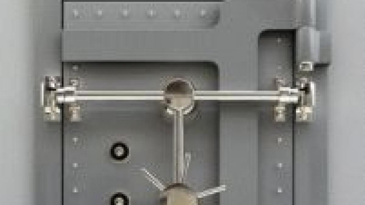 inca un seif furat in capitala ultima spargere a vizat reprezentanta volvo otopeni