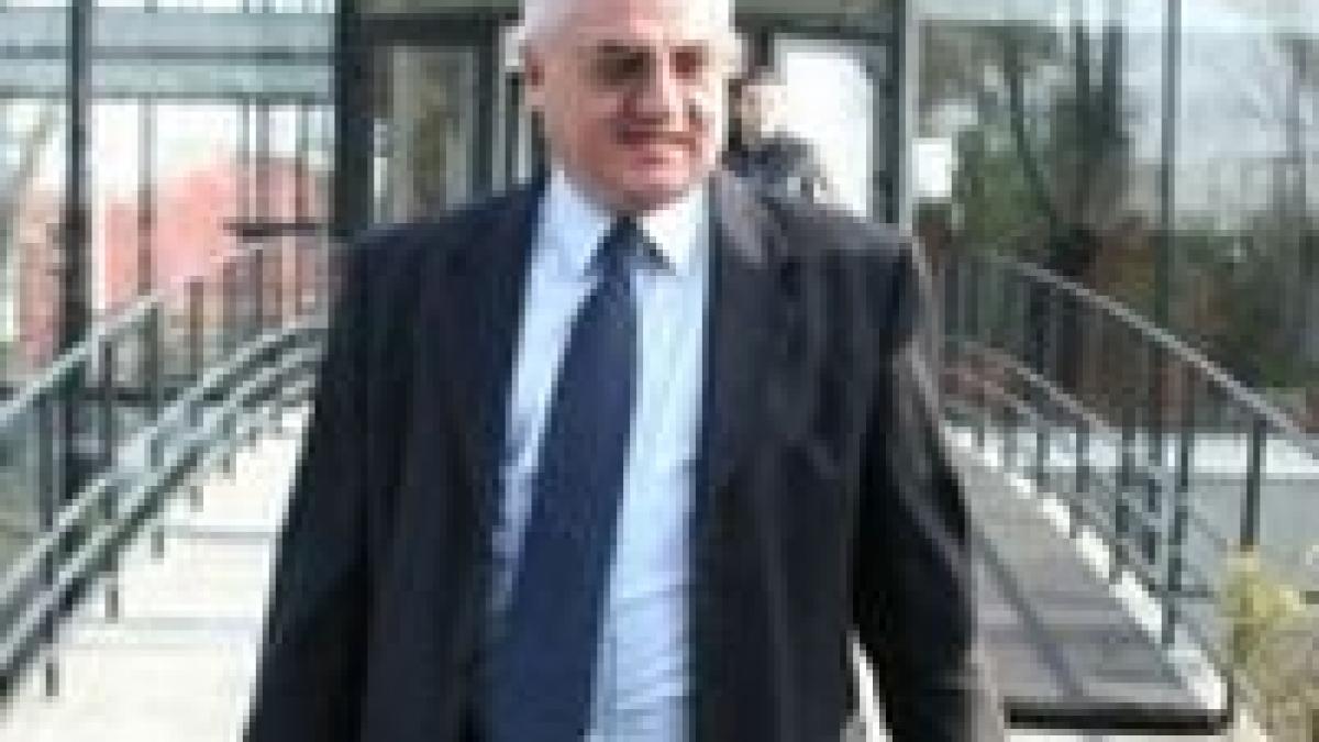 mitica dragomir o sa dau pozele cu gagicile aduse de prunea in cantonamentul nationalei