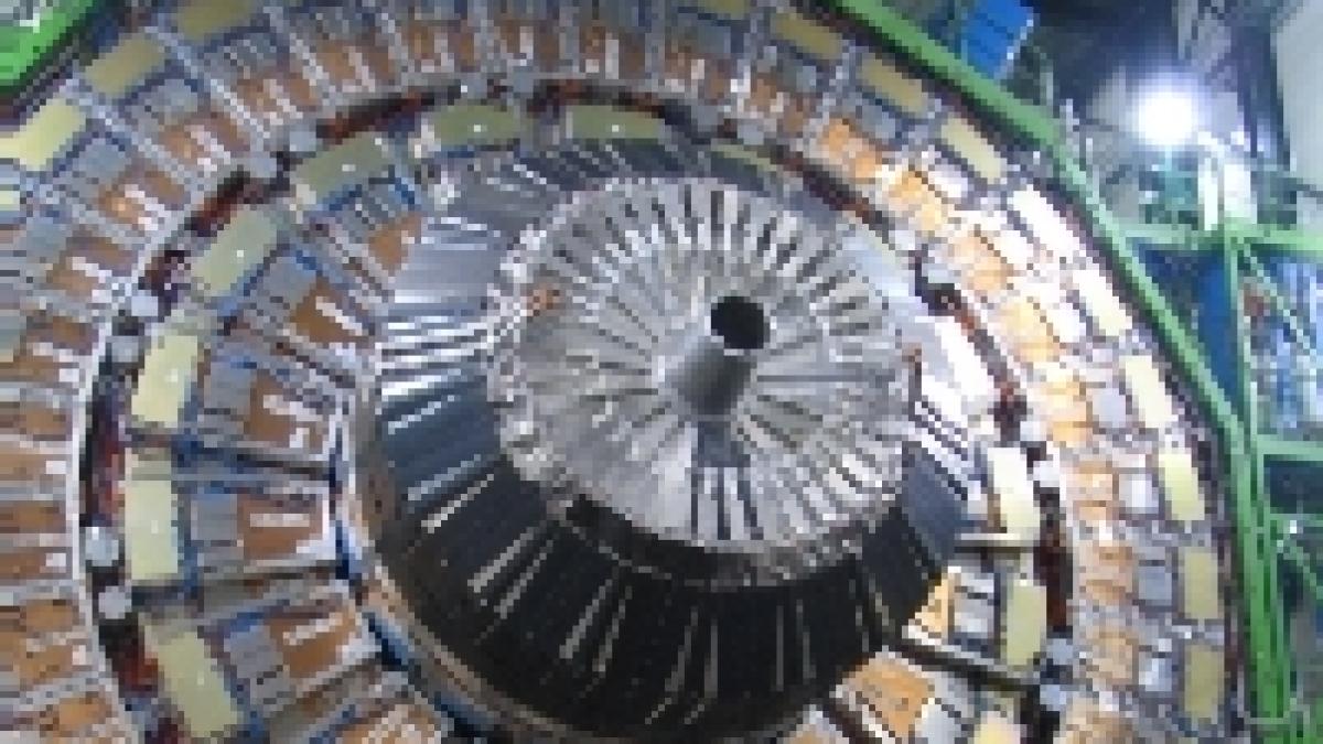 Între Big Bang şi Apocalipsă: <font color=red>10 septembrie, ora 10. Începutul sfârşitului lumii?</font> 
