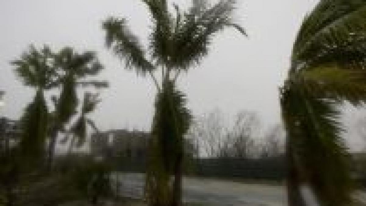 george bush declara stare de urgenta in texas din cauza uraganului ike