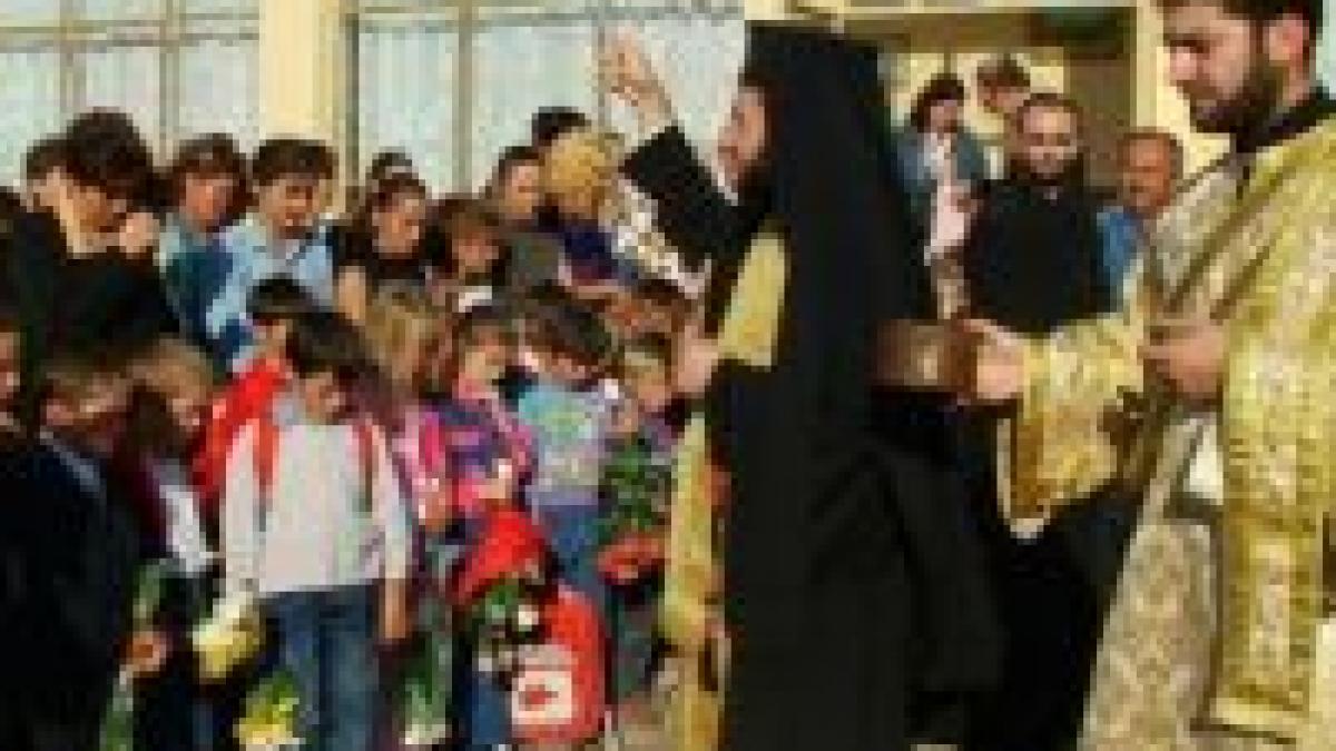 Un ONG consideră manualele de religie "intolerante" şi cere demisia ministrului Educaţiei