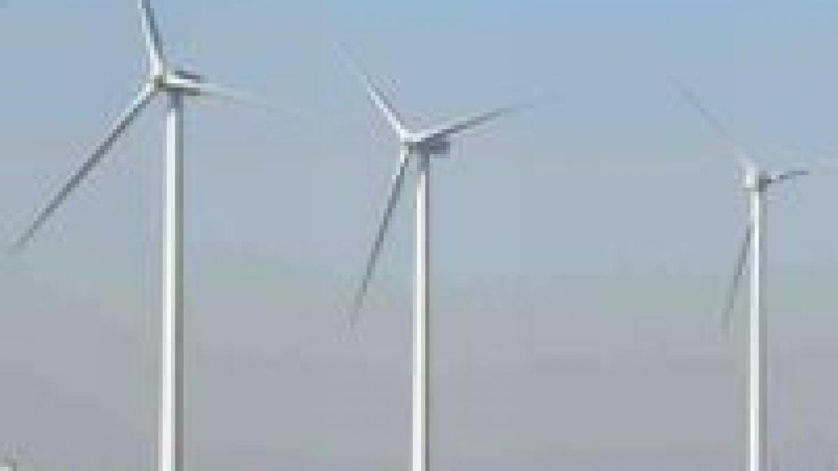 sua 13 oficiali guvernamentali acuzati de coruptie