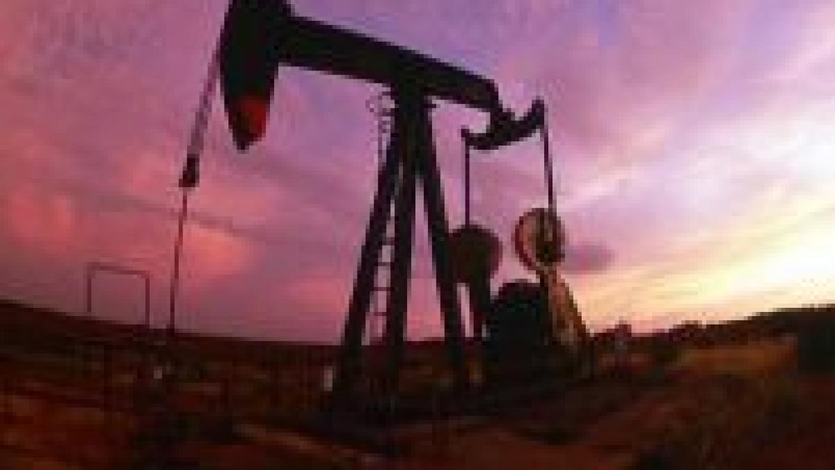 pretul petrolului ar putea fi influentat de uraganul ike