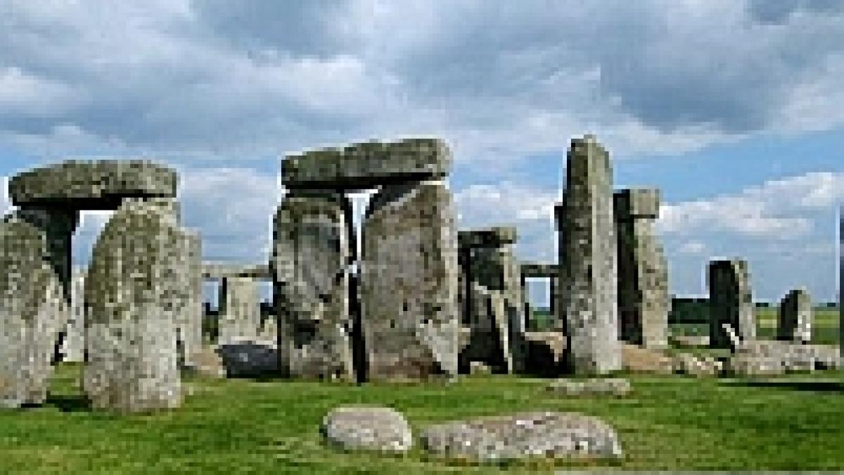 arheologii au descoperit cand a luat nastere ansamblul stonehenge si ce era acesta